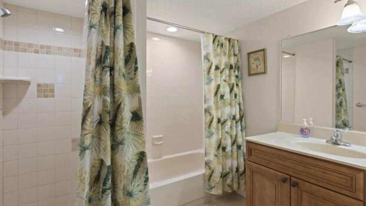 Photo of Bathroom in Cape Caneveral Beach Gardens