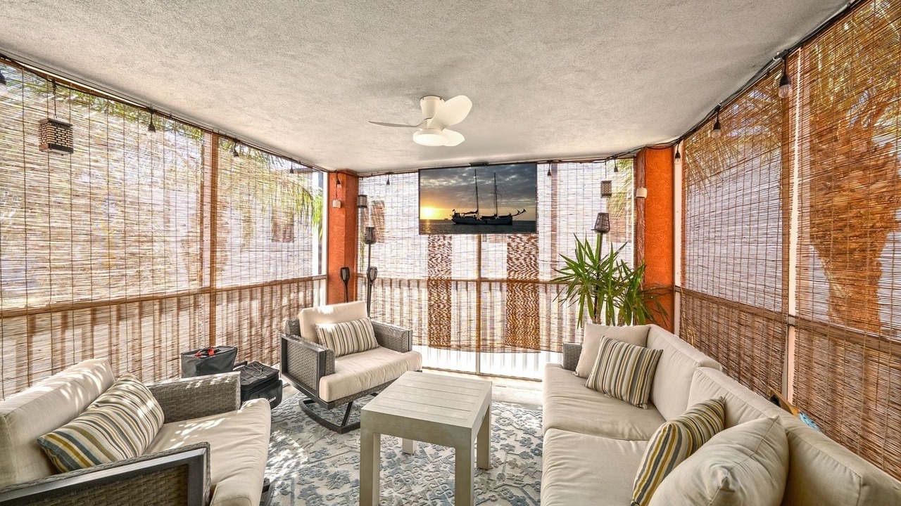 Photo of Livingroom in North Redington Beach