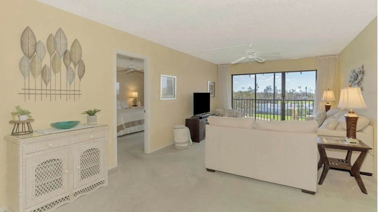 Photo of Livingroom in Trailer Estates