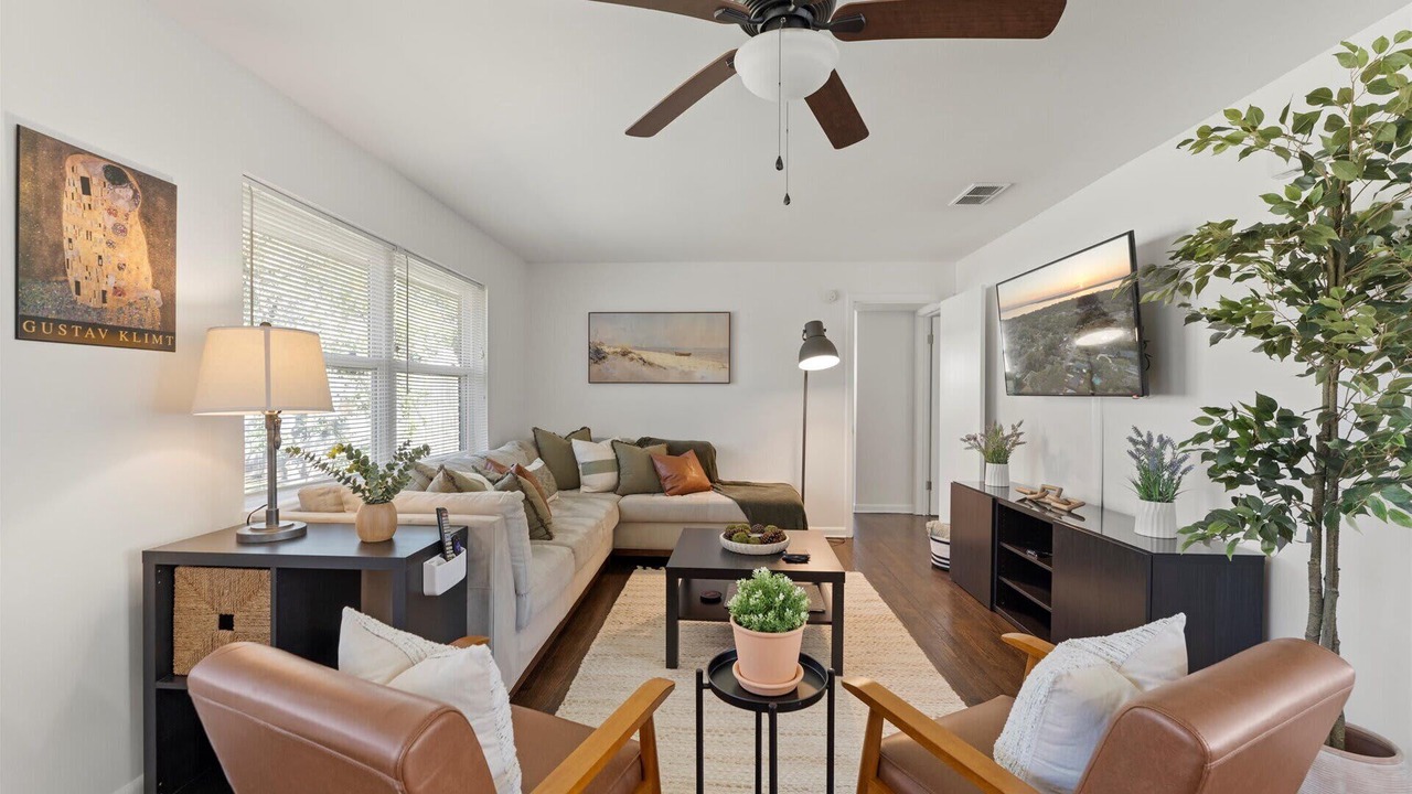Photo of Livingroom in Lakewood