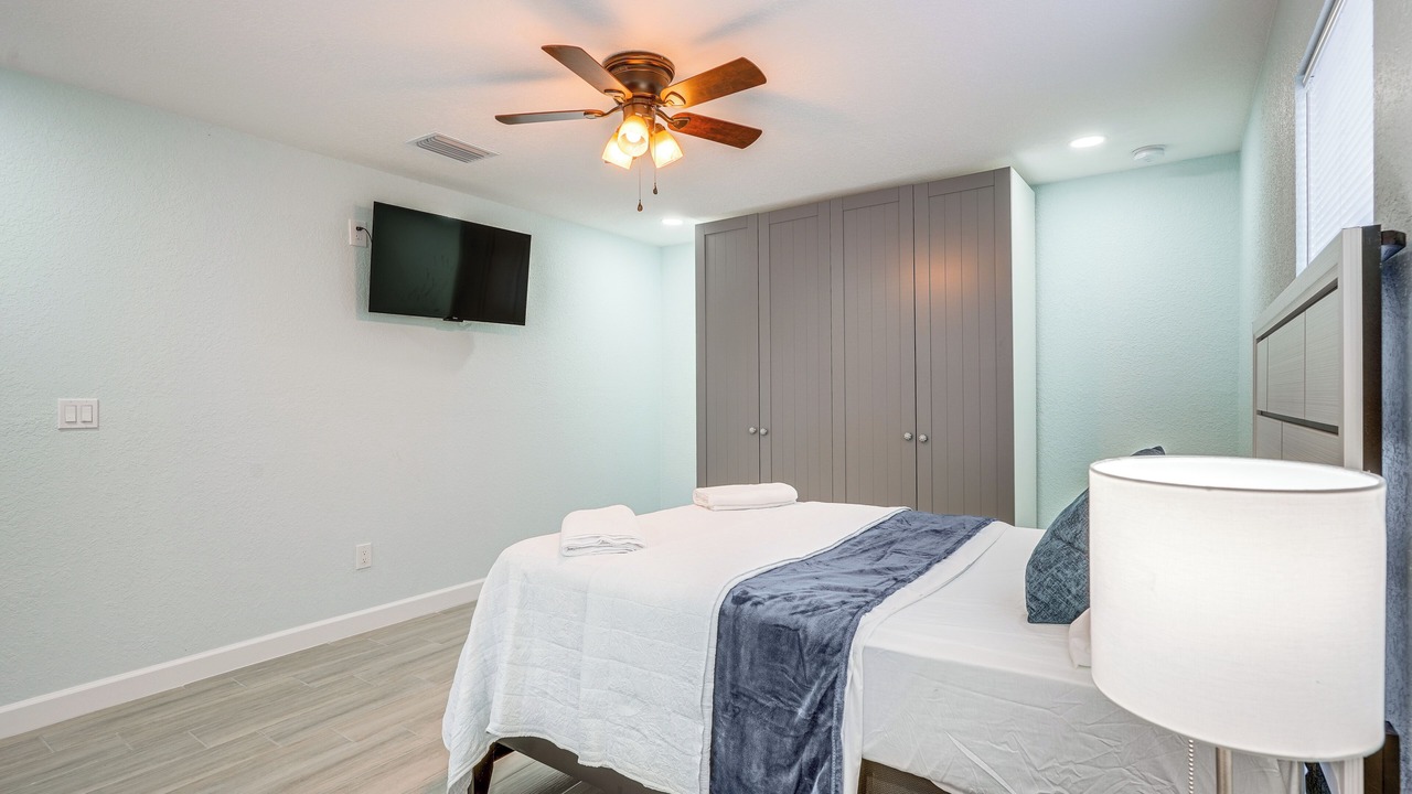 Photo of Bedroom in Bearss Plaza
