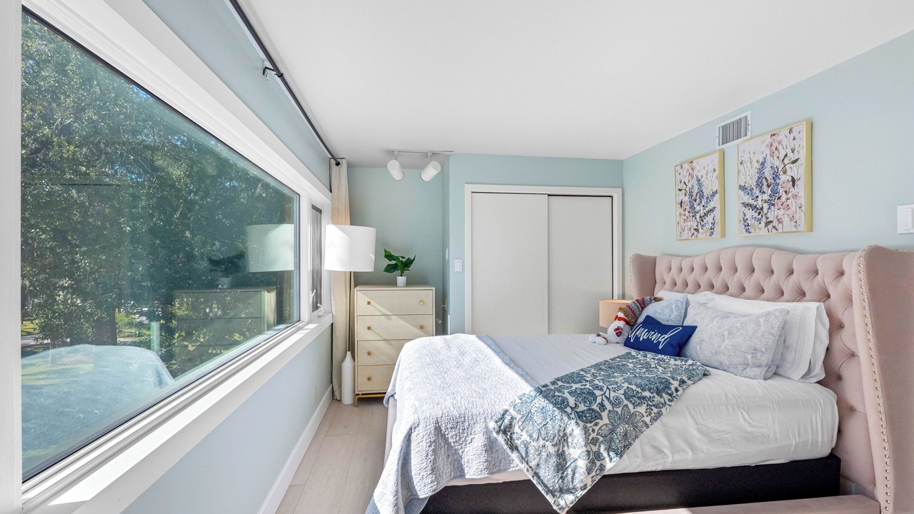 Photo of Bedroom in Oldsmar
