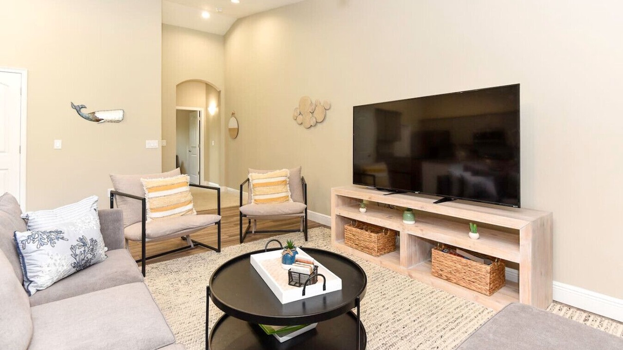 Photo of Livingroom in Mcelroys Belleview