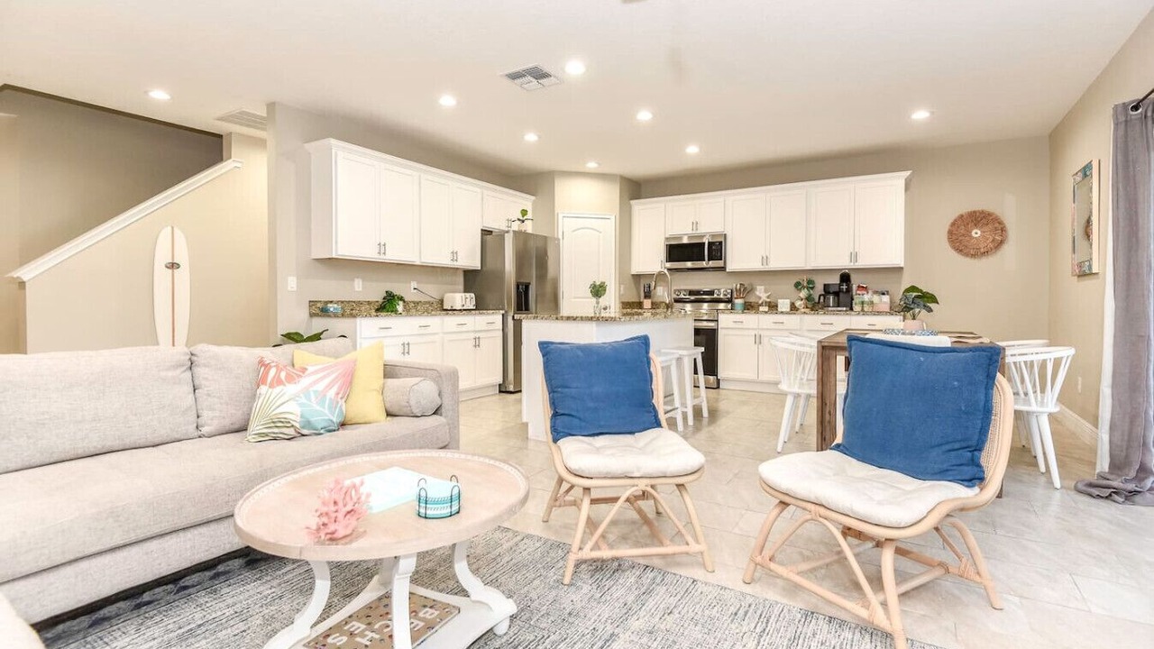 Photo of Livingroom in Mcelroys Belleview