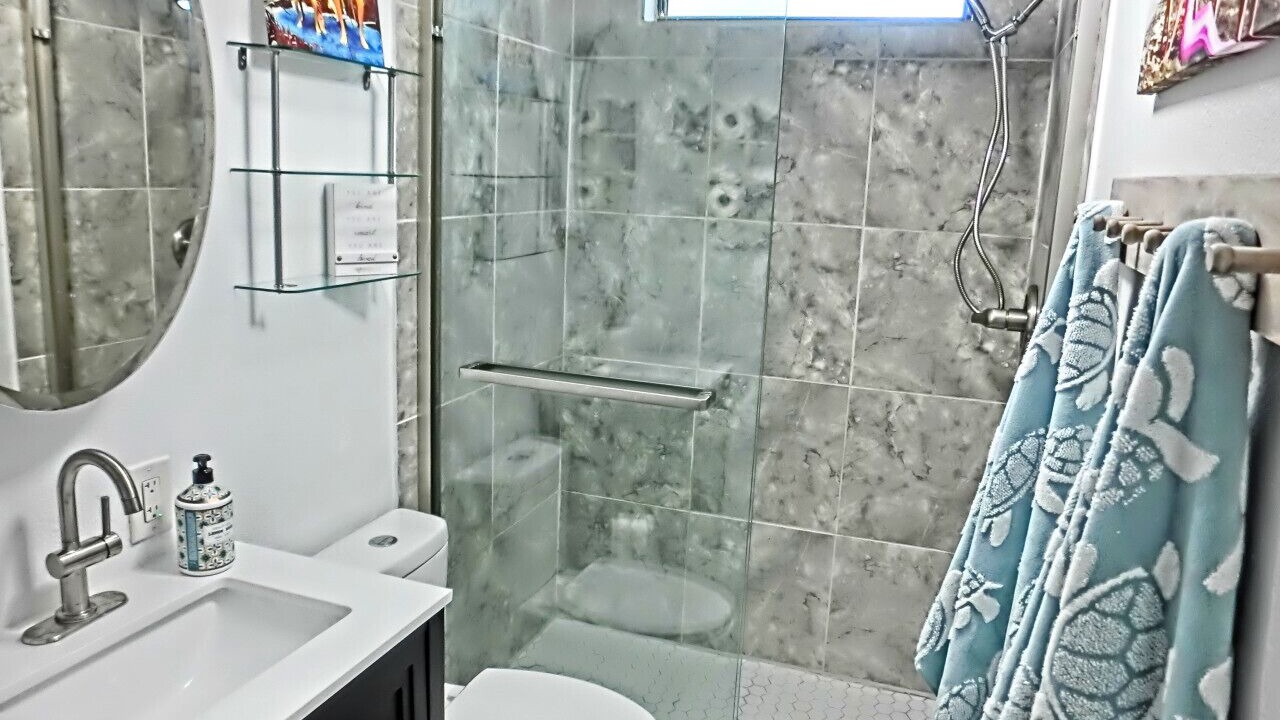 Photo of Bathroom in Weeki Wachee Gardens