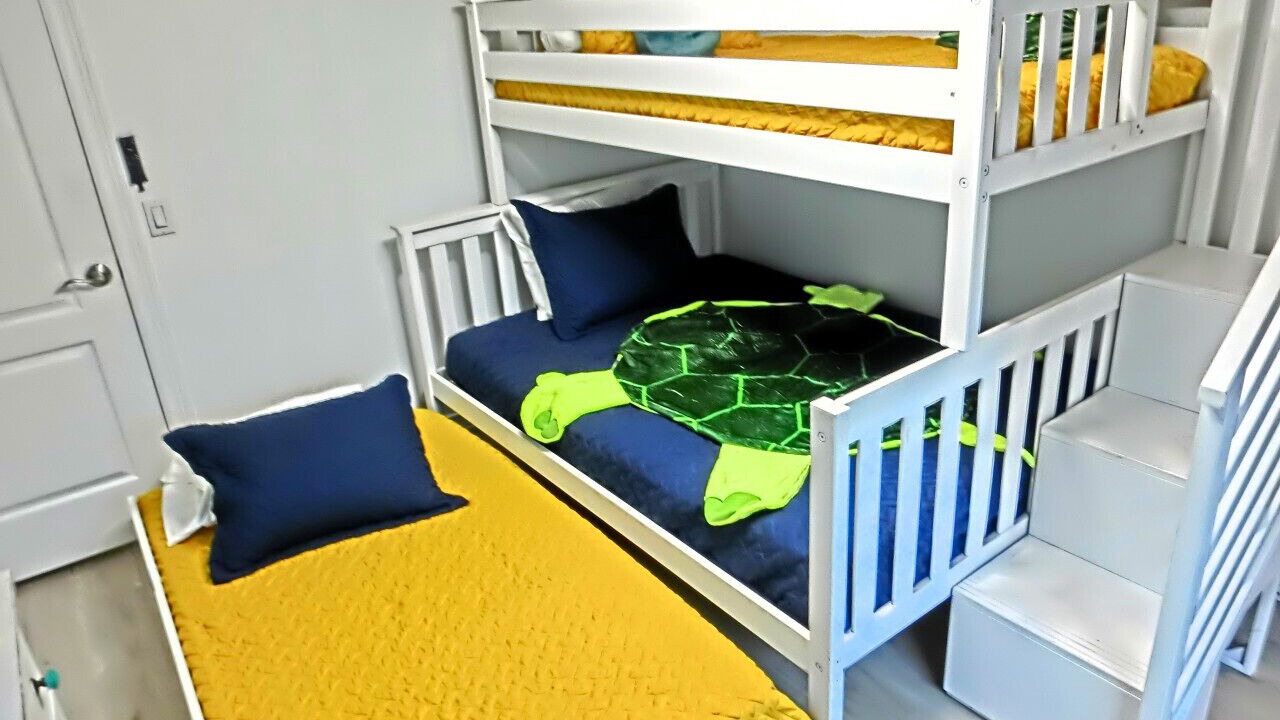 Photo of Bedroom in Weeki Wachee Gardens