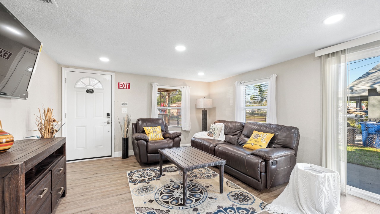Photo of Livingroom in East Tampa