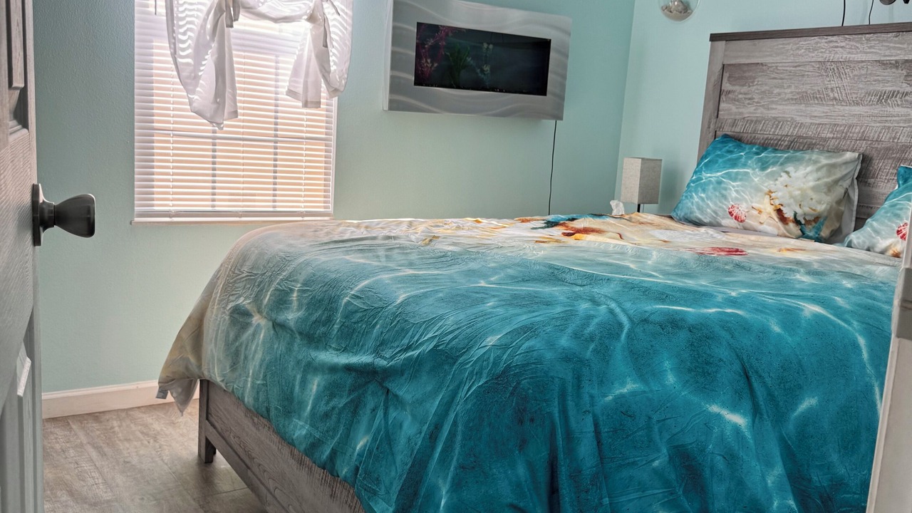 Photo of Bedroom in Bayshore Gardens