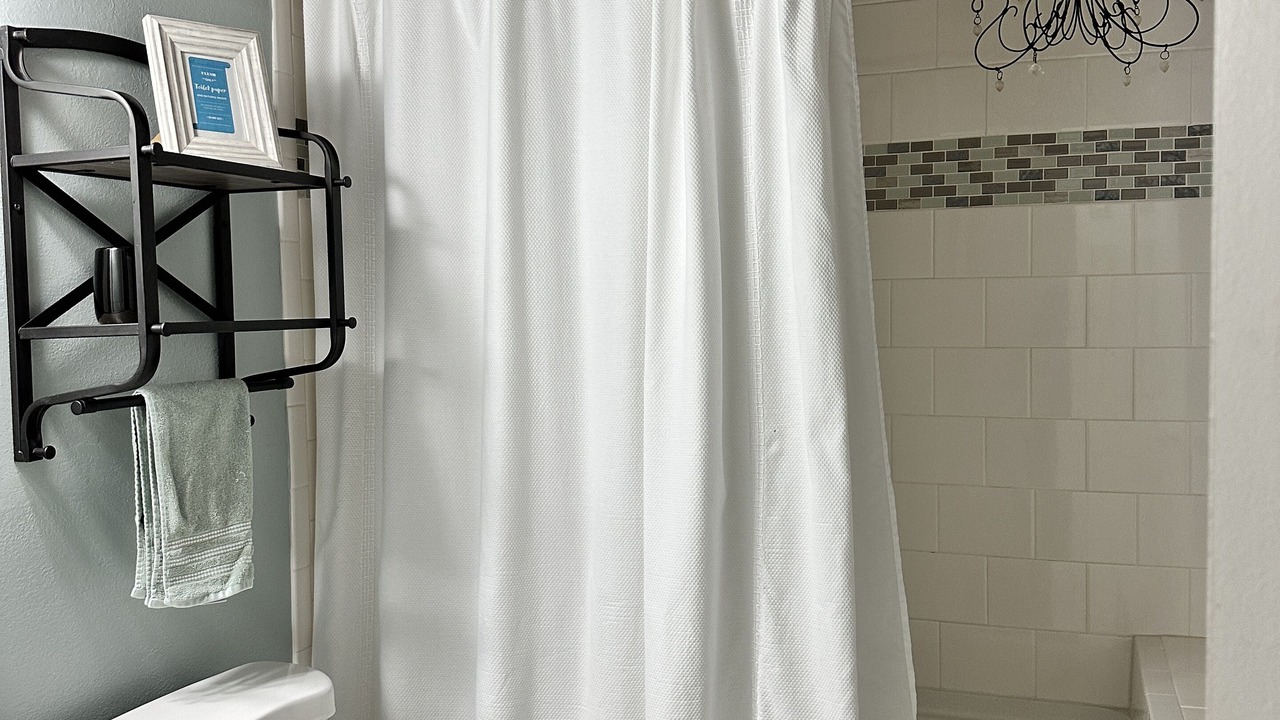 Photo of Bathroom in Groveland