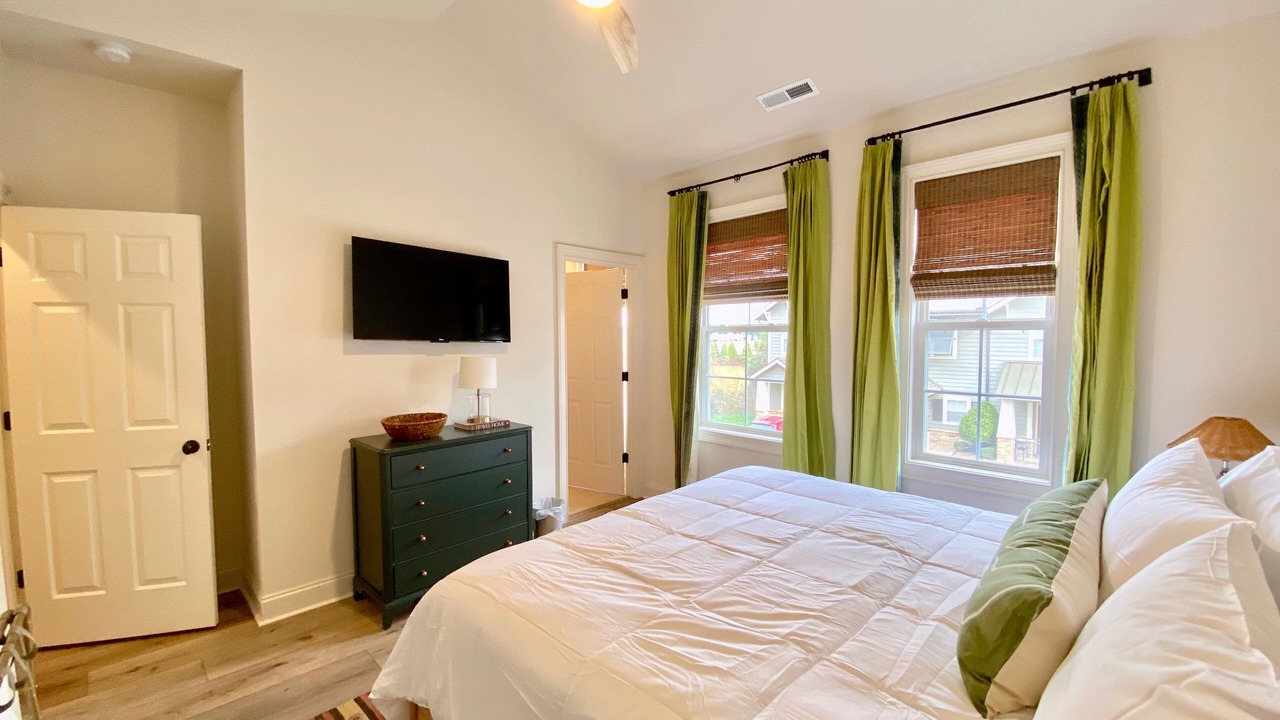 Photo of Bedroom in Greenville Downtown