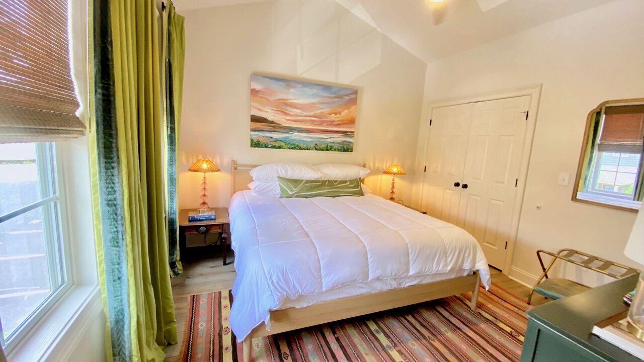 Photo of Bedroom in Greenville Downtown