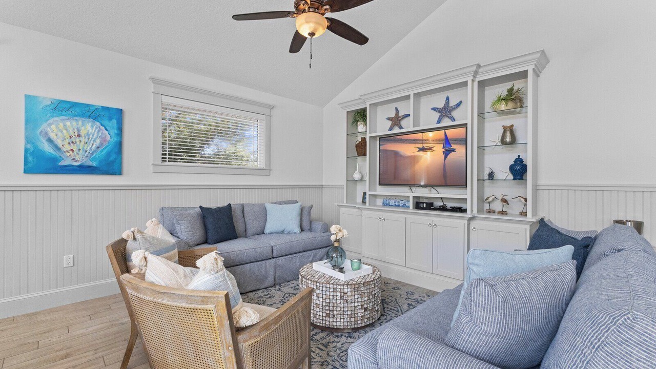 Photo of Livingroom in Holmes Beach