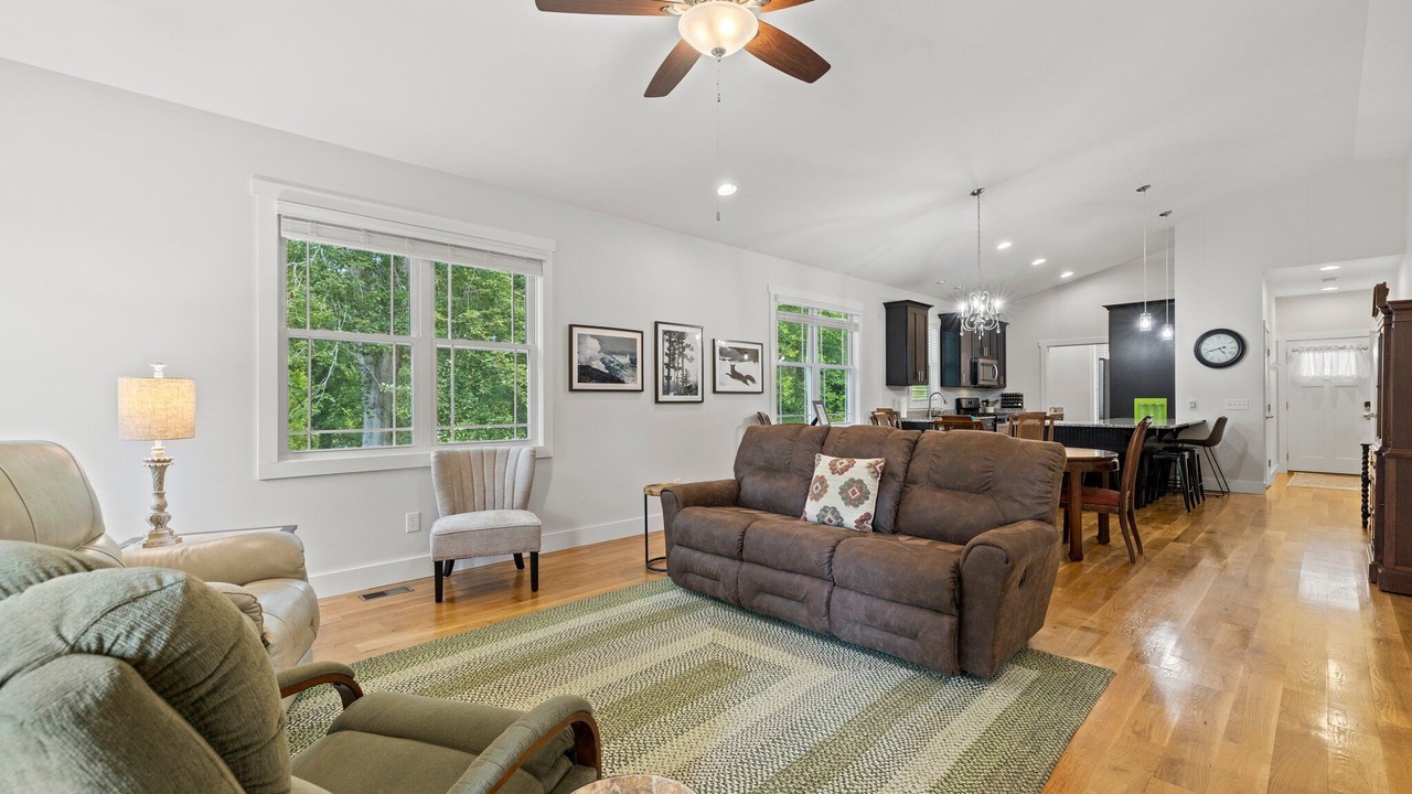 Photo of Livingroom in Hendersonville