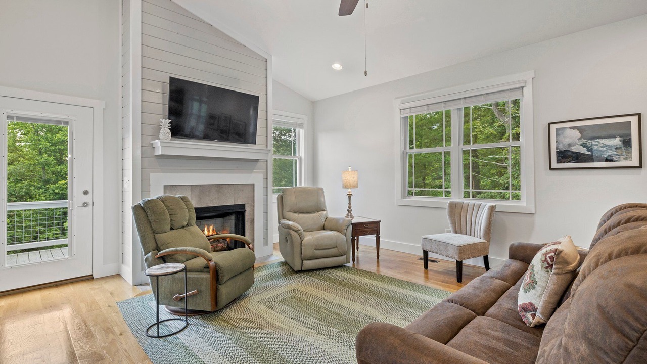 Photo of Livingroom in Hendersonville