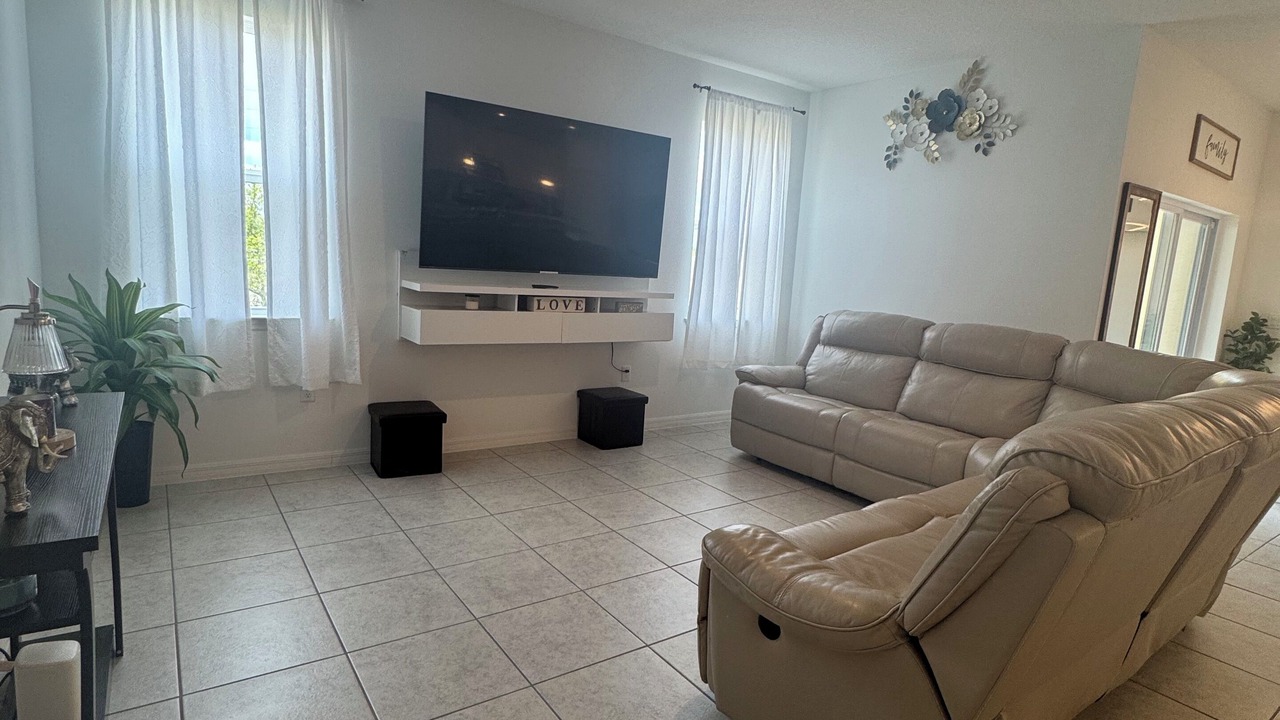 Photo of Livingroom in Leesburg