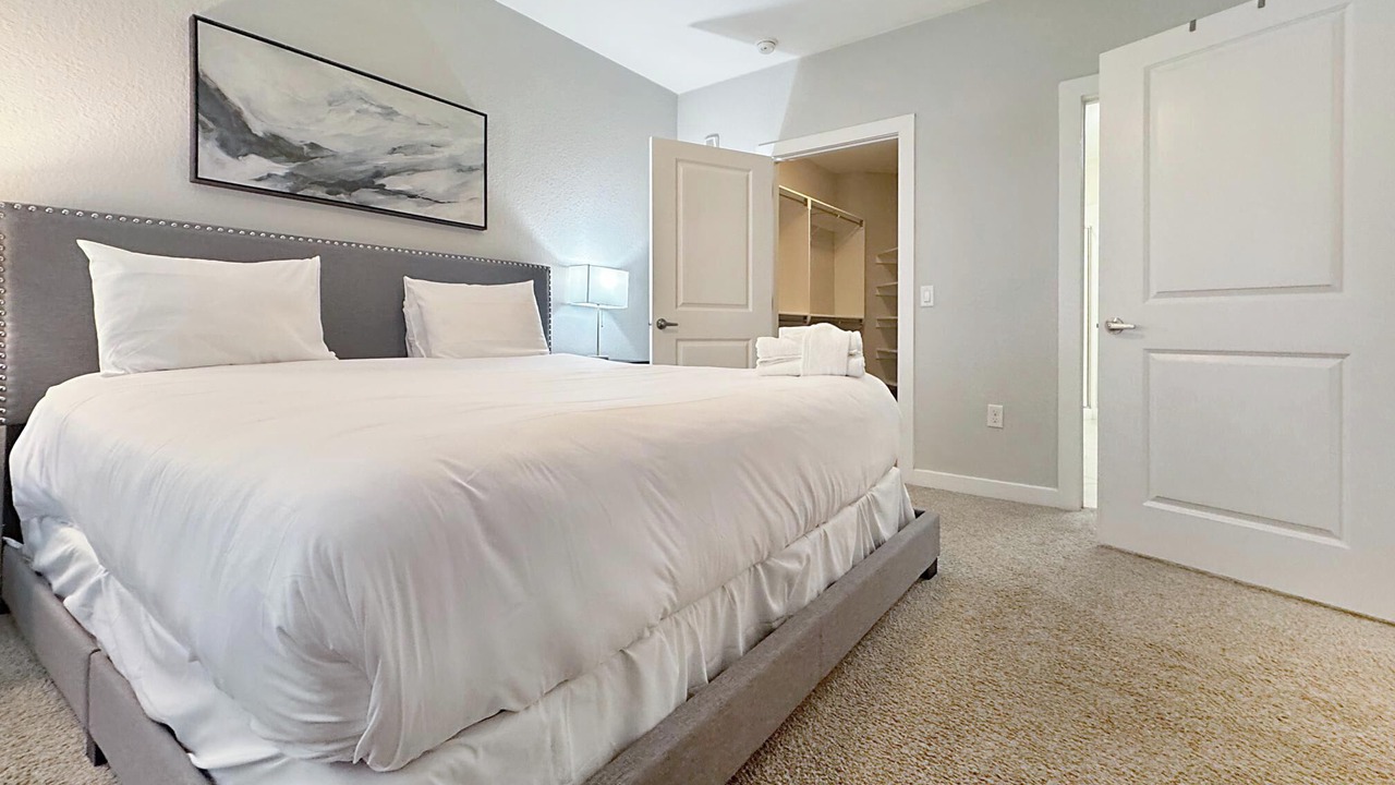 Photo of Bedroom in Carver City - Lincoln Gardens