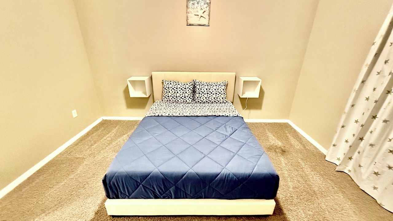 Photo of Bedroom in Hopkins Fitch Grant