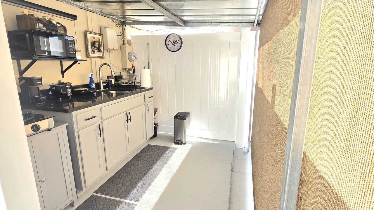 Photo of Kitchen in West Lealman