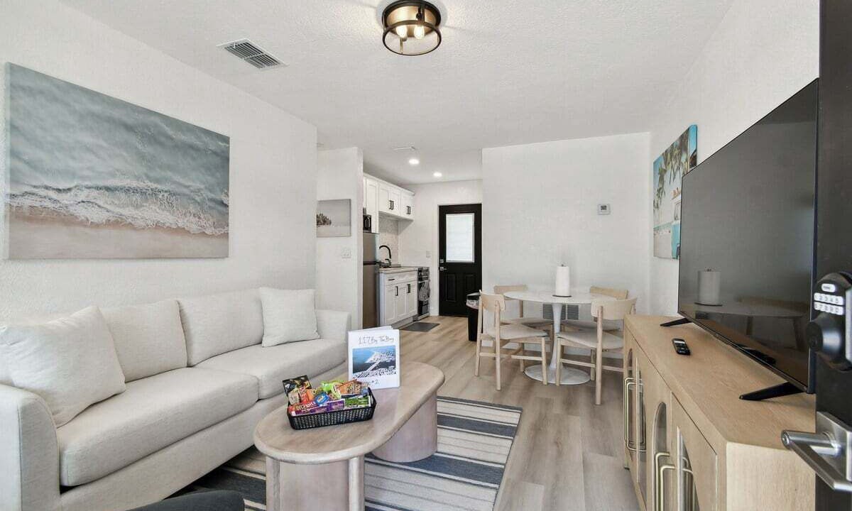 Photo of Livingroom in Treasure Island