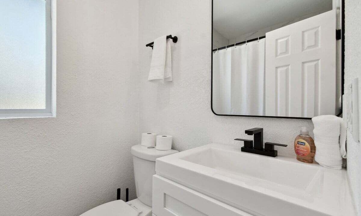 Photo of Bathroom in Treasure Island