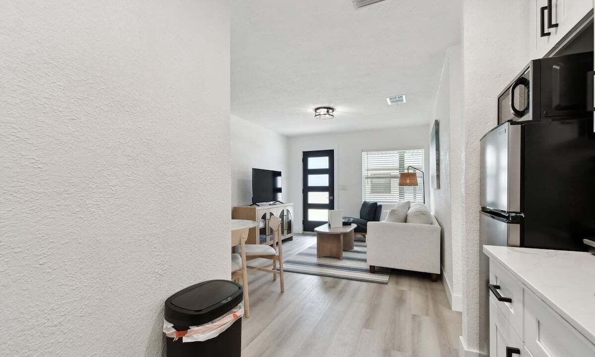 Photo of Livingroom in Treasure Island