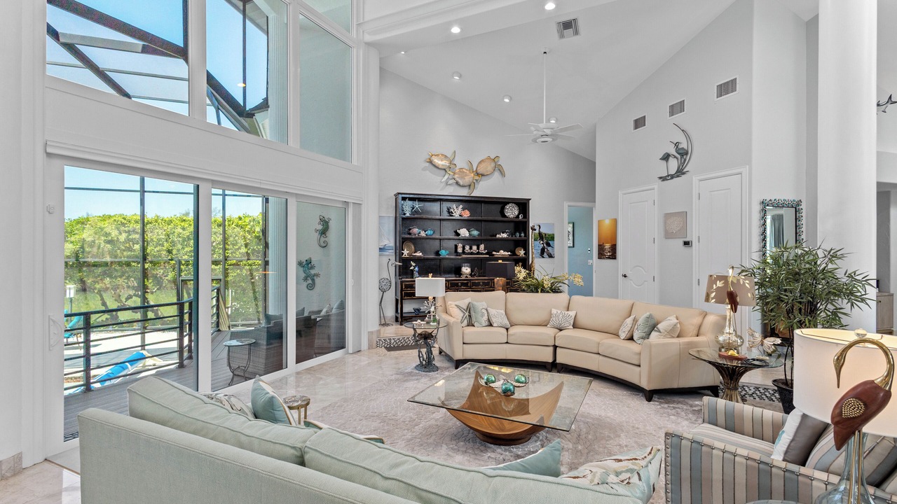 Photo of Livingroom in Whitney Beach
