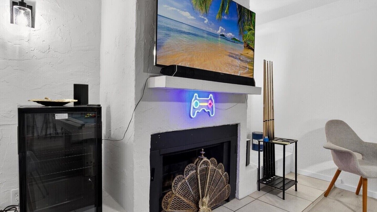 Photo of Livingroom in Egypt Lake-Leto