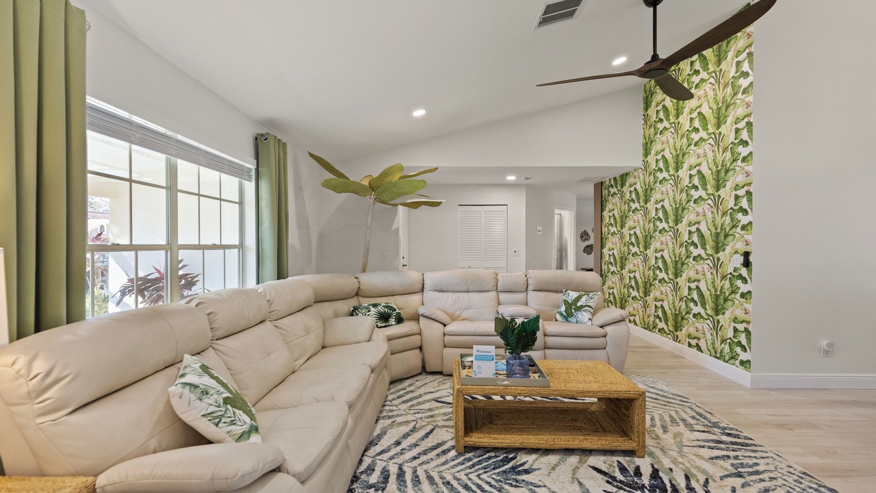Photo of Livingroom in Palm Harbor