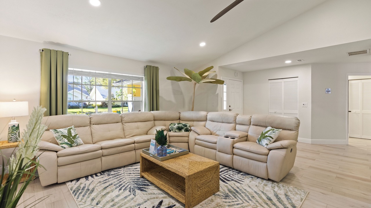 Photo of Livingroom in Palm Harbor