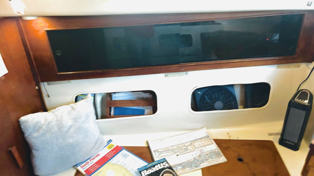 Photo of Livingroom in Whitney Beach