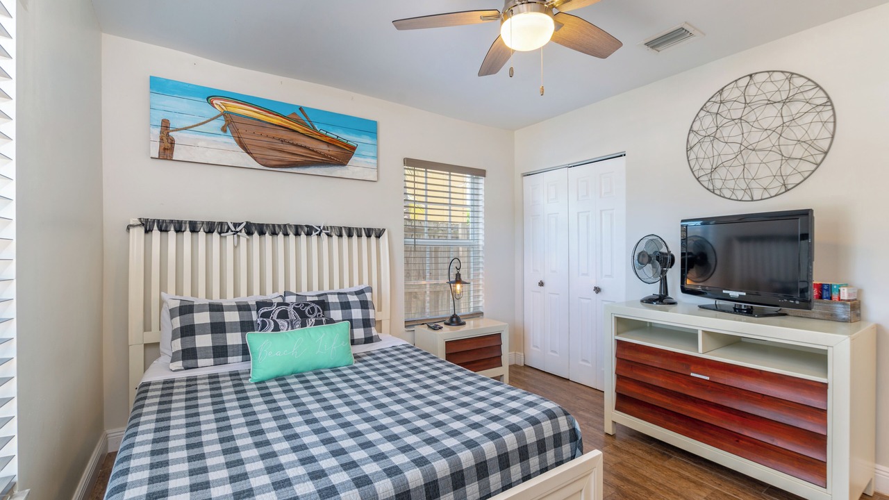 Photo of Bedroom in Survey Creek