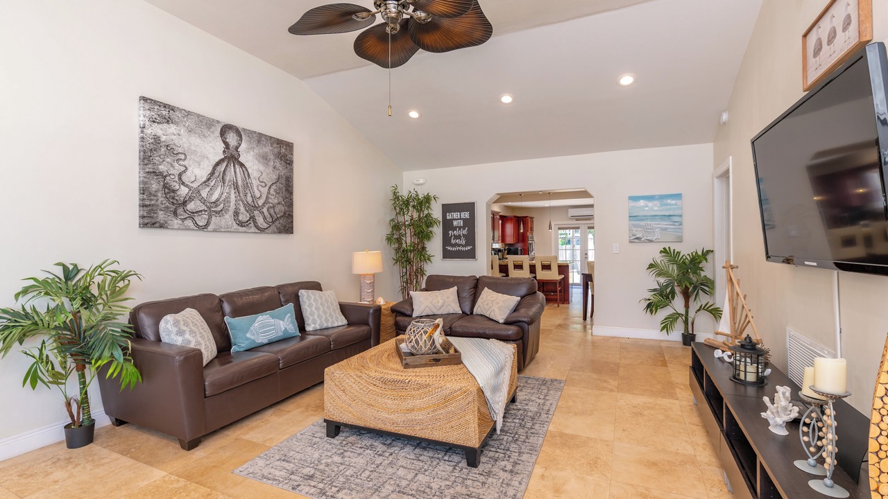 Photo of Livingroom in Survey Creek