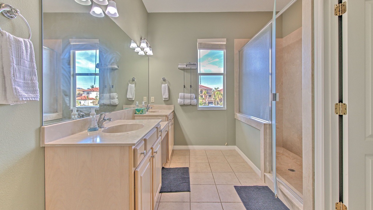 Photo of Bathroom in Apollo Beach