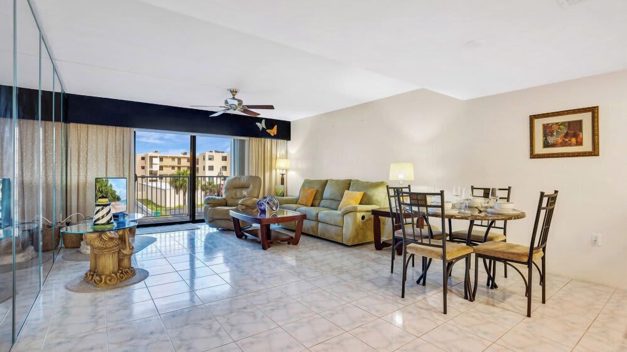 Photo of Livingroom in Ocean View Halifax Estates