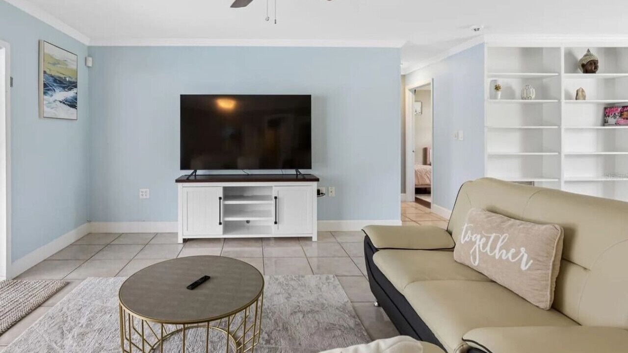 Photo of Livingroom in Greenbrook Estates