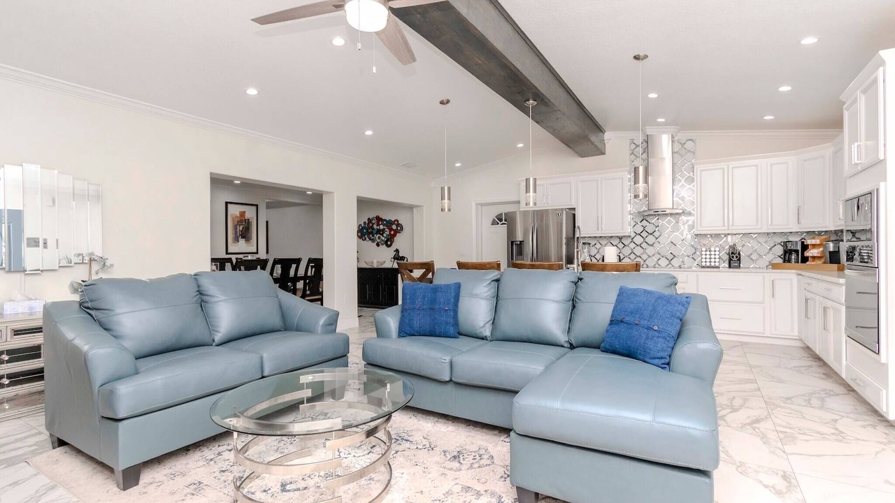 Photo of Livingroom in Bayshore Gardens