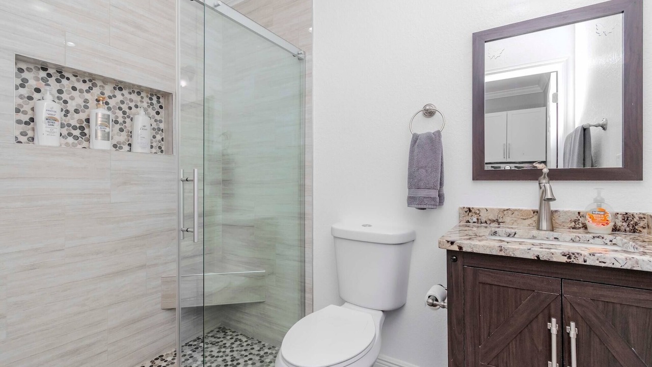 Photo of Bathroom in Bayshore Gardens