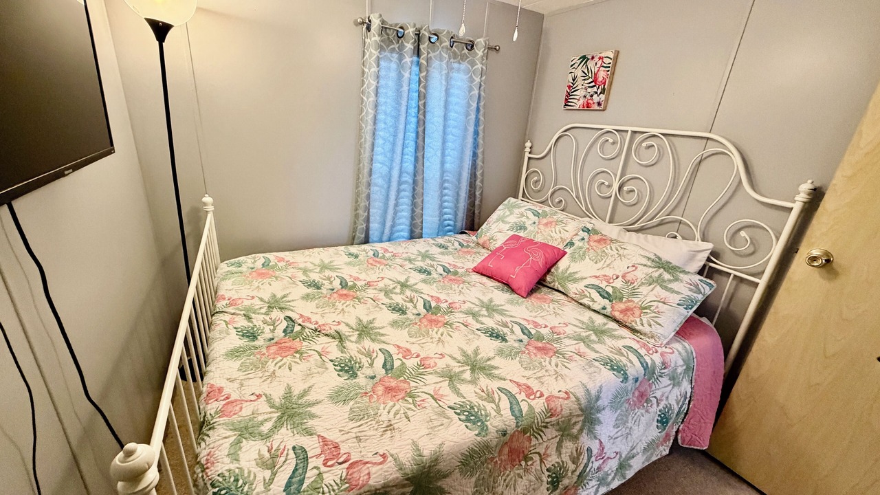 Photo of Bedroom in Weeki Wachee Gardens
