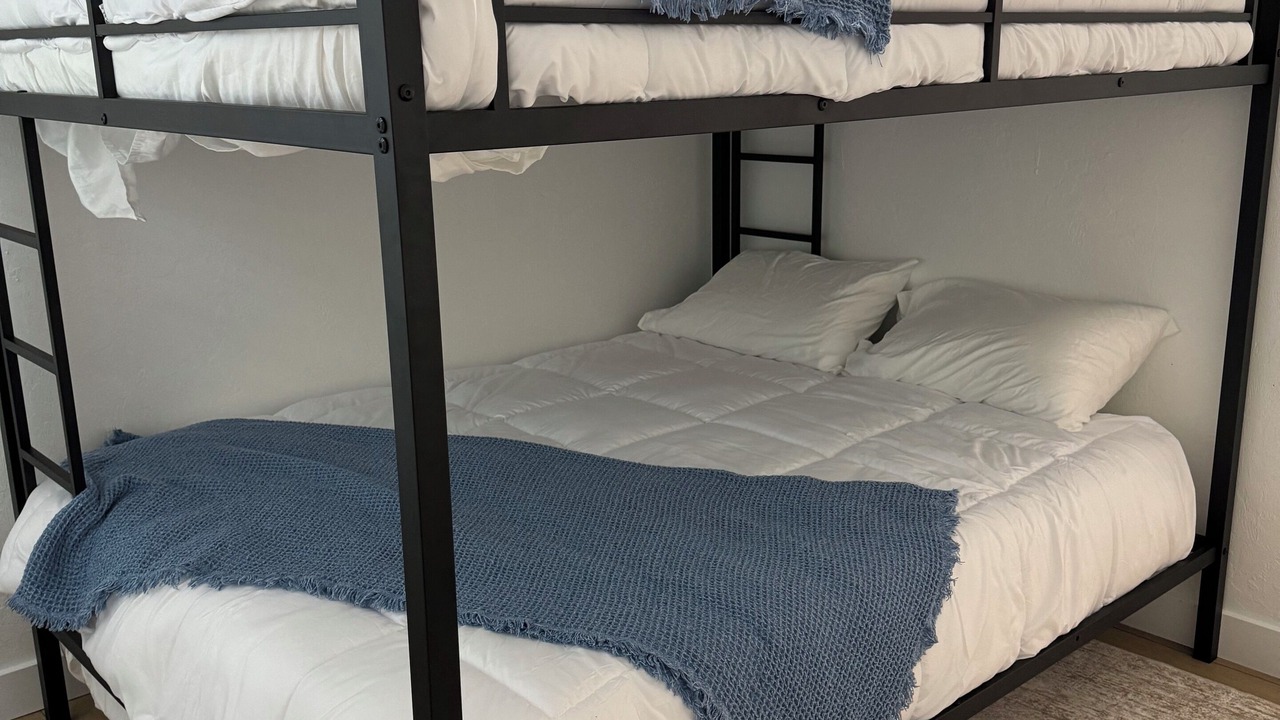 Photo of Bedroom in Haile Plantation