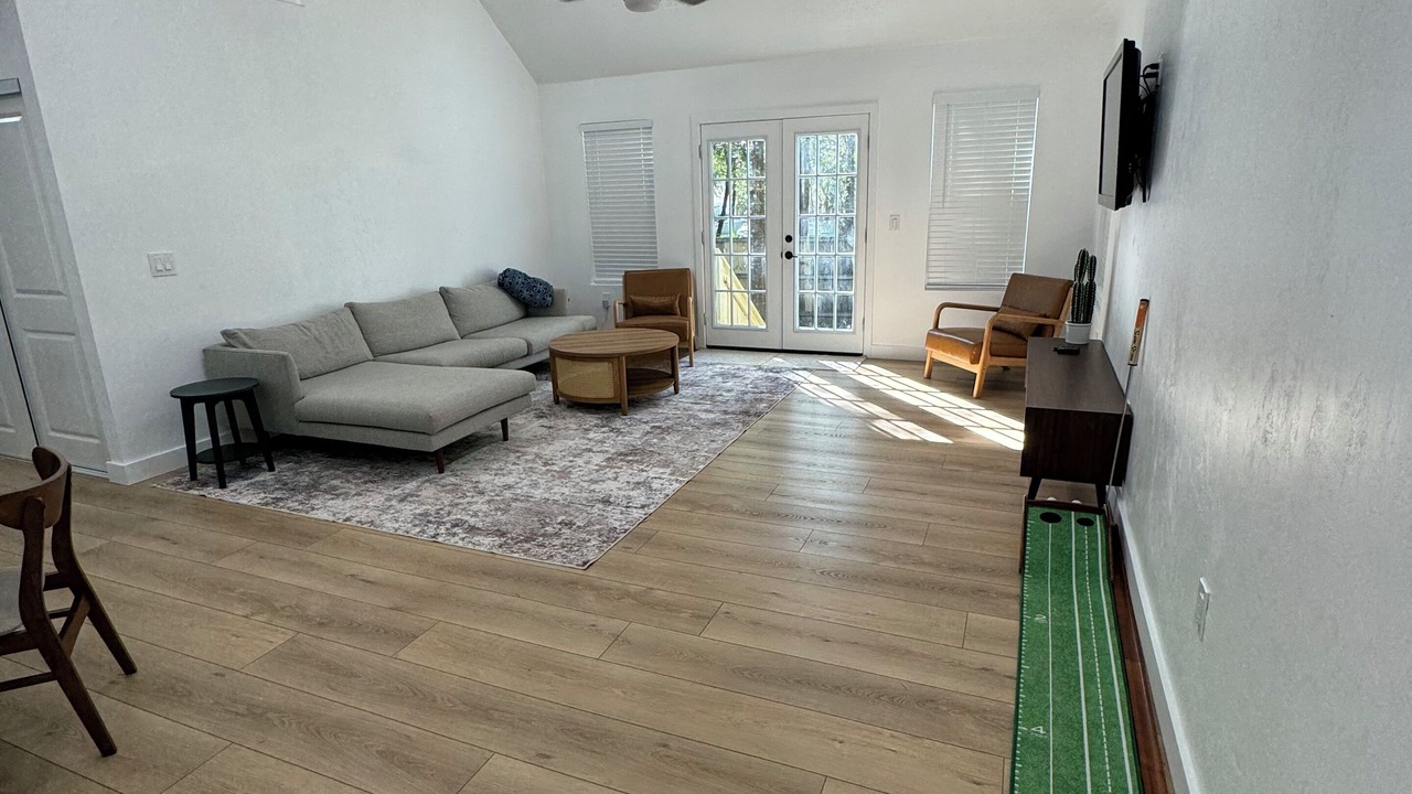Photo of Livingroom in Haile Plantation