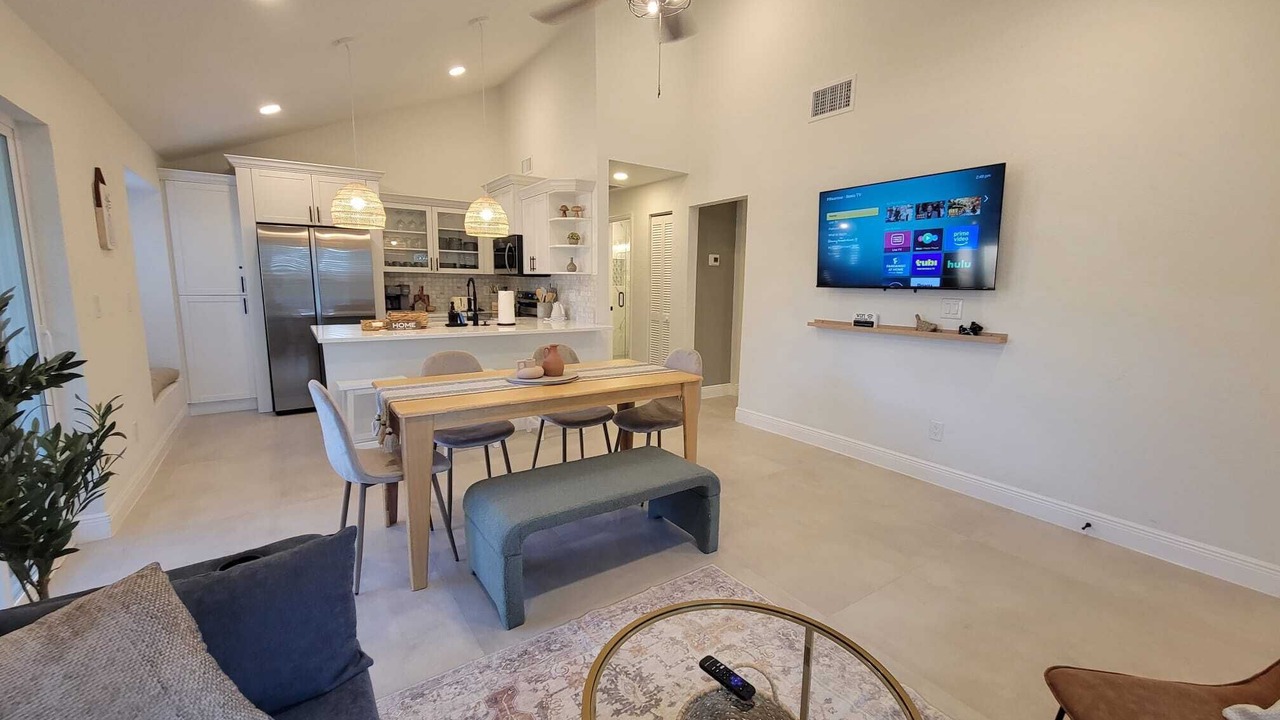 Photo of Livingroom in Lake St. George