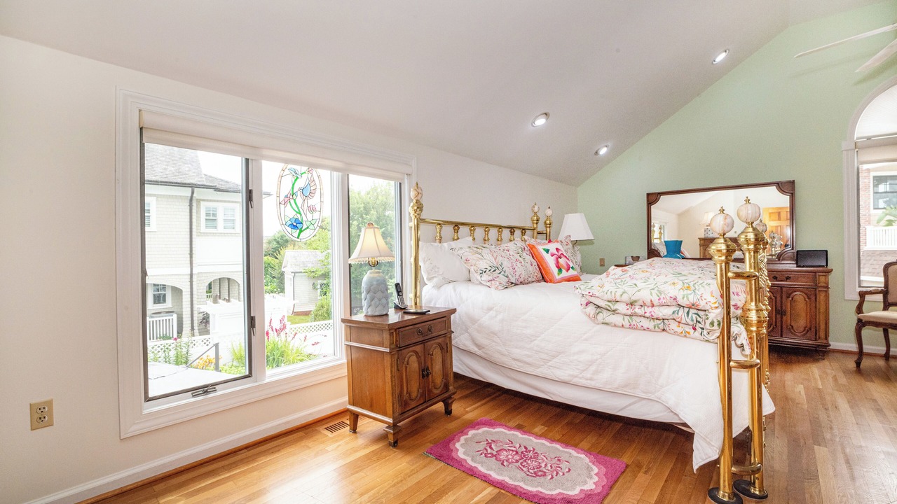 Photo of Bedroom in Gardens