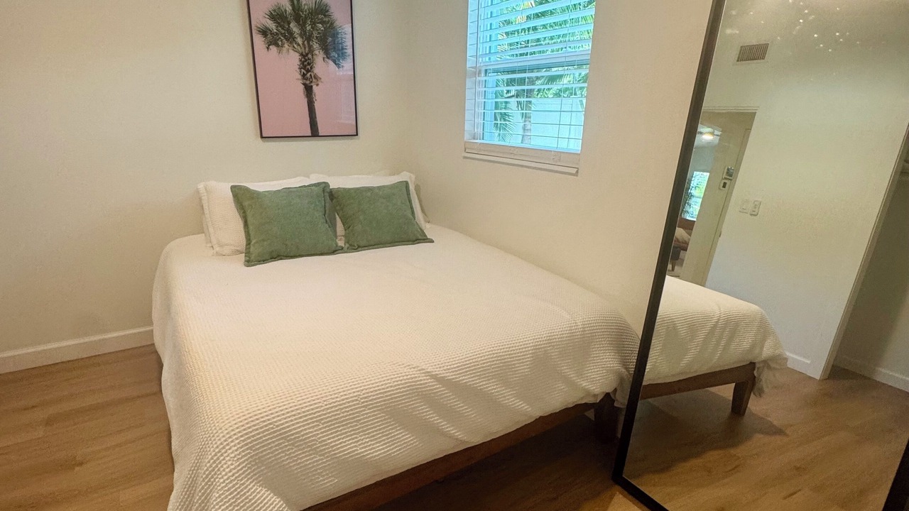 Photo of Bedroom in Bay Towne East