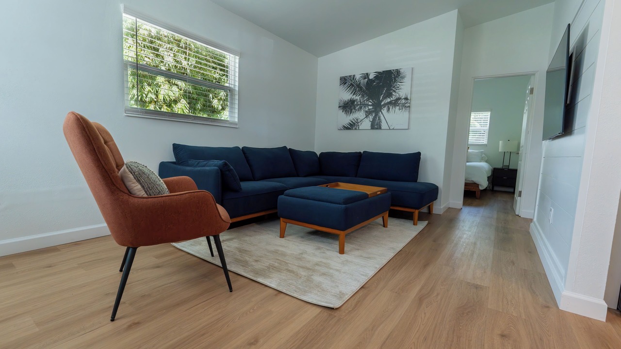 Photo of Livingroom in Bay Towne East