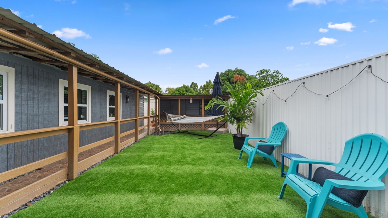 Photo of Patio Balcony in Pinecrest West Park