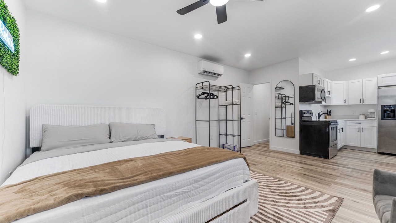 Photo of Bedroom in Pinecrest West Park