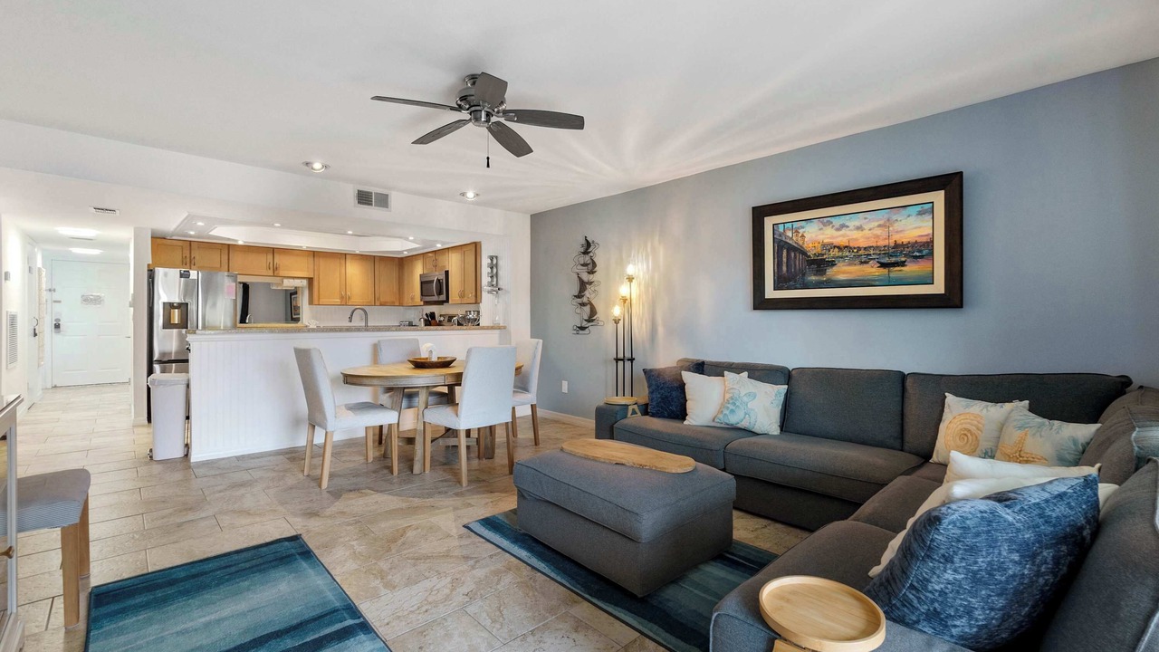Photo of Livingroom in Surfcrest Village