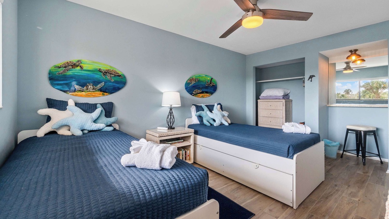 Photo of Bedroom in Surfcrest Village