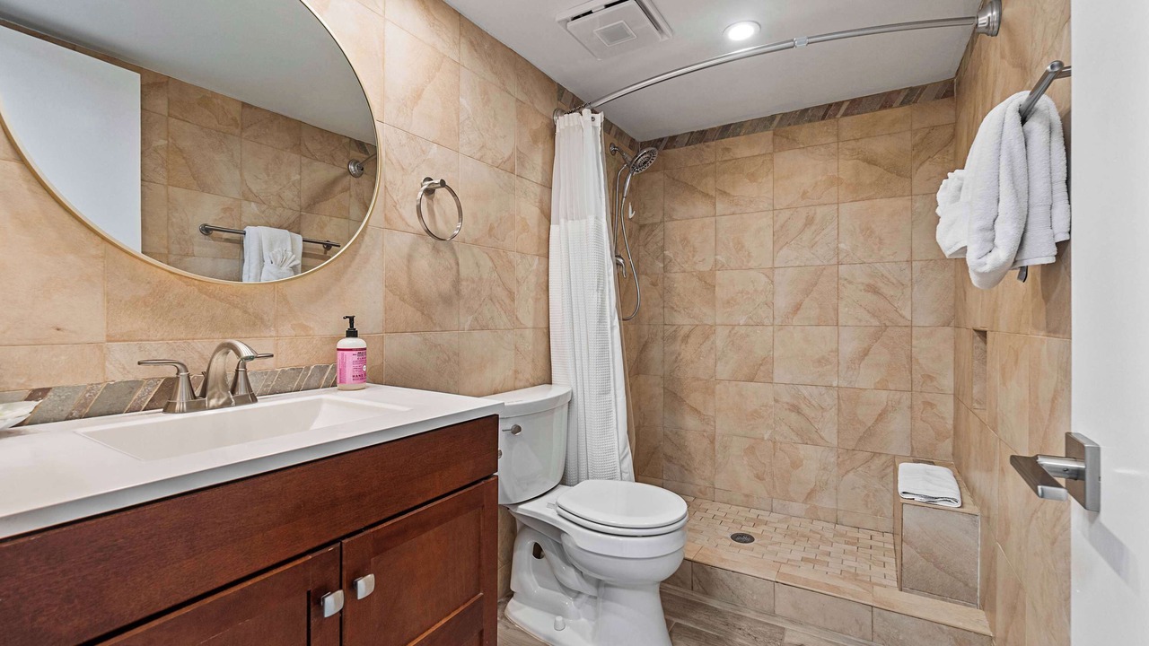 Photo of Bathroom in Surfcrest Village