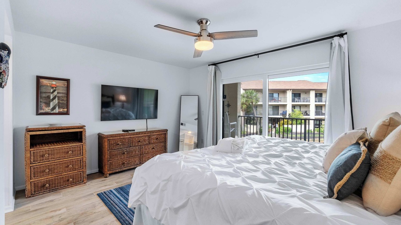 Photo of Bedroom in Surfcrest Village
